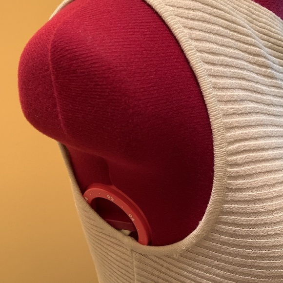 NWOT Luca Luca Sleeveless Sweater - Picture 8 of 15